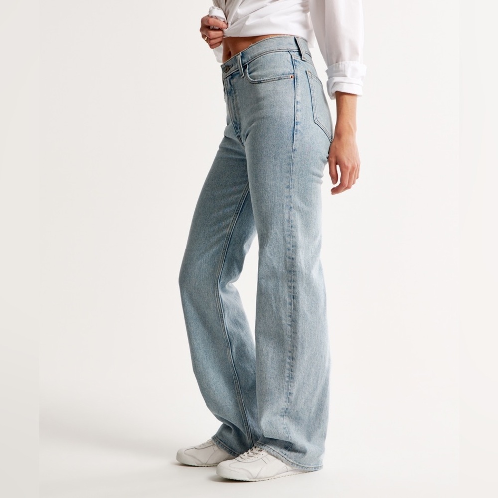 Abercrombie & Fitch 90s Relaxed Straight Leg Jeans